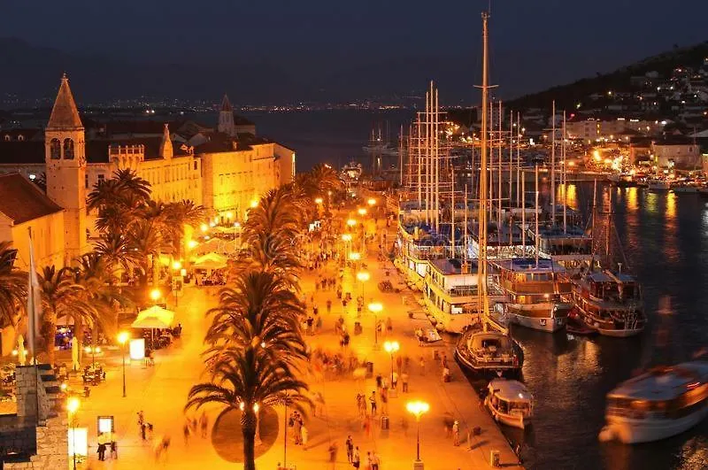 Luxor Apartment Trogir