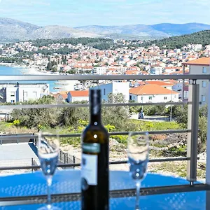 Apartment Luxury With Swimming Pool Ana, Trogir